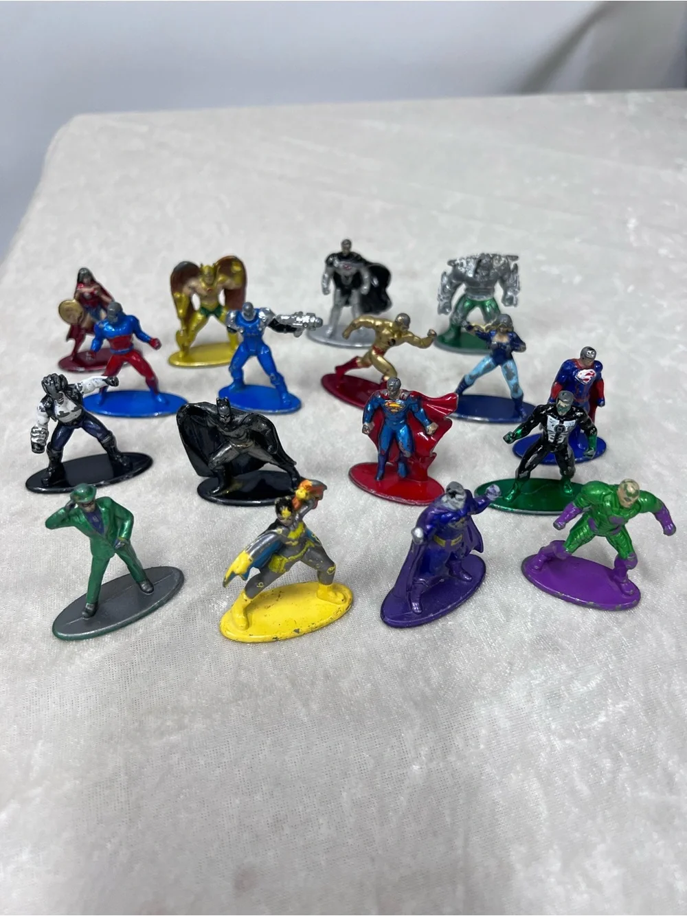 Marvel DC Superhero Mini action Figures Set of 17 die cast metal